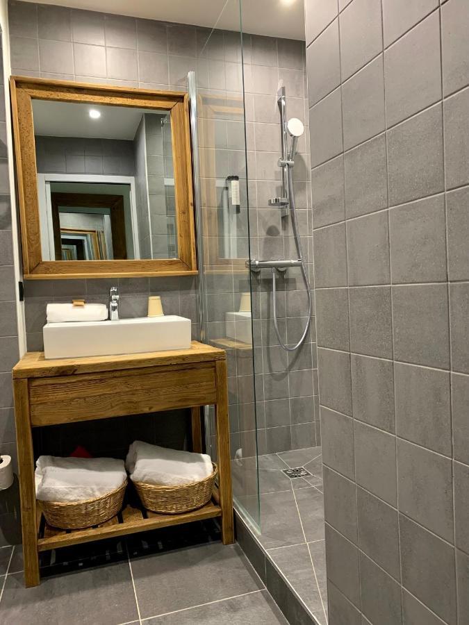 Hotel Lac Bleu 1650 Saint-François-Longchamp Kültér fotó