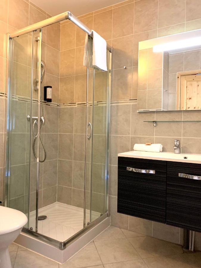 Hotel Lac Bleu 1650 Saint-François-Longchamp Kültér fotó