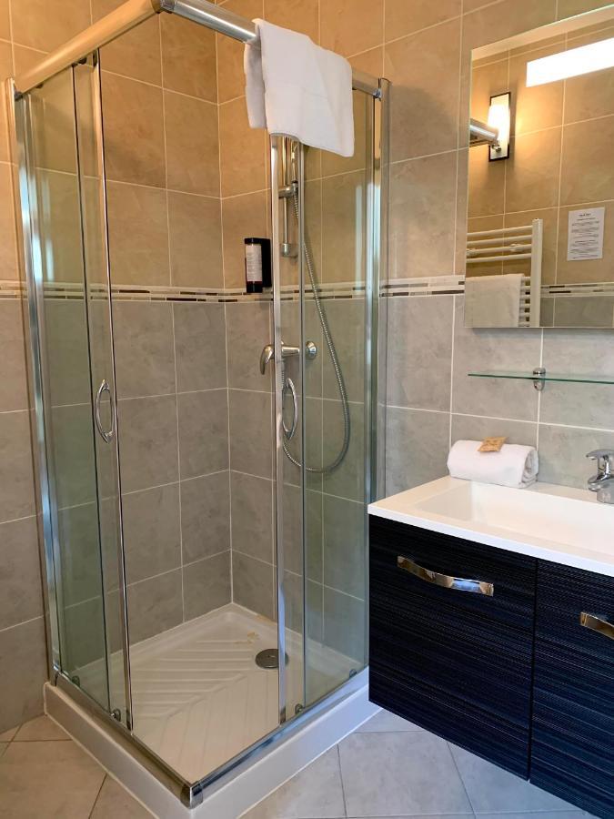 Hotel Lac Bleu 1650 Saint-François-Longchamp Kültér fotó